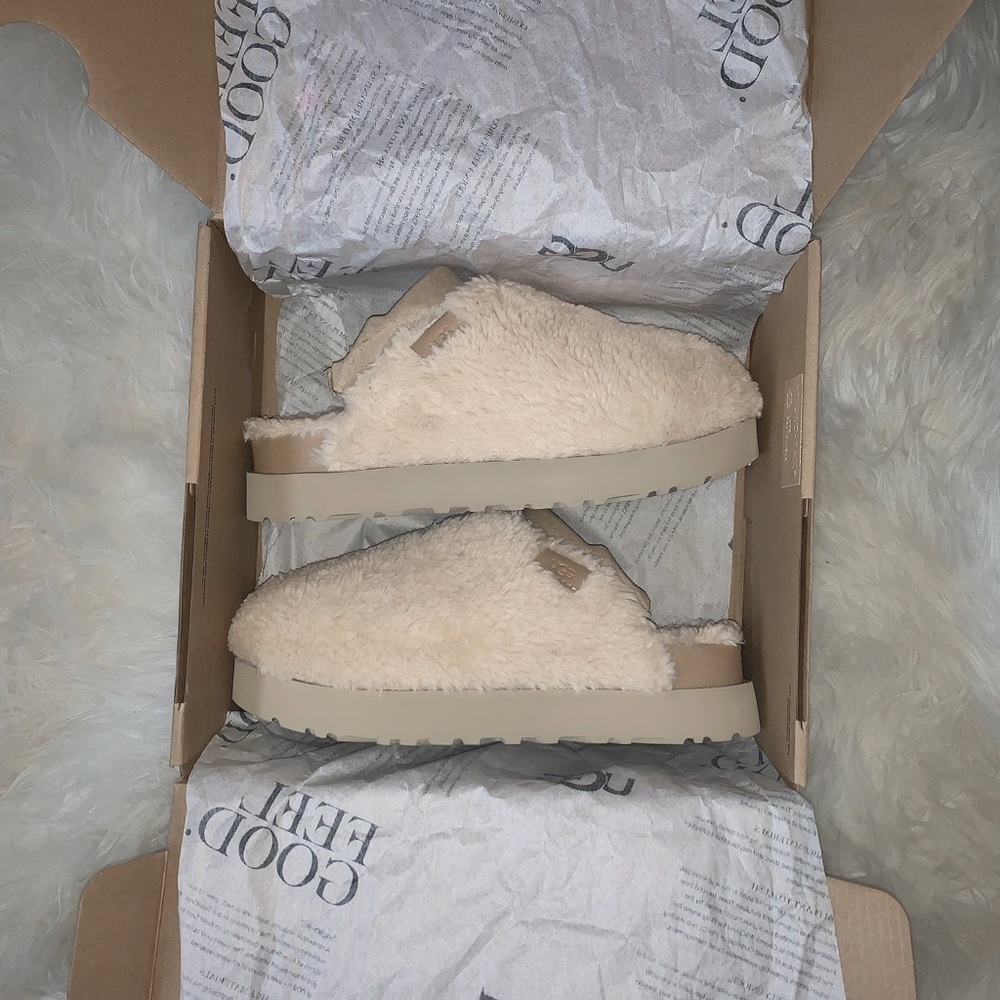 UGG Women’s Fuzz Sugar Slide